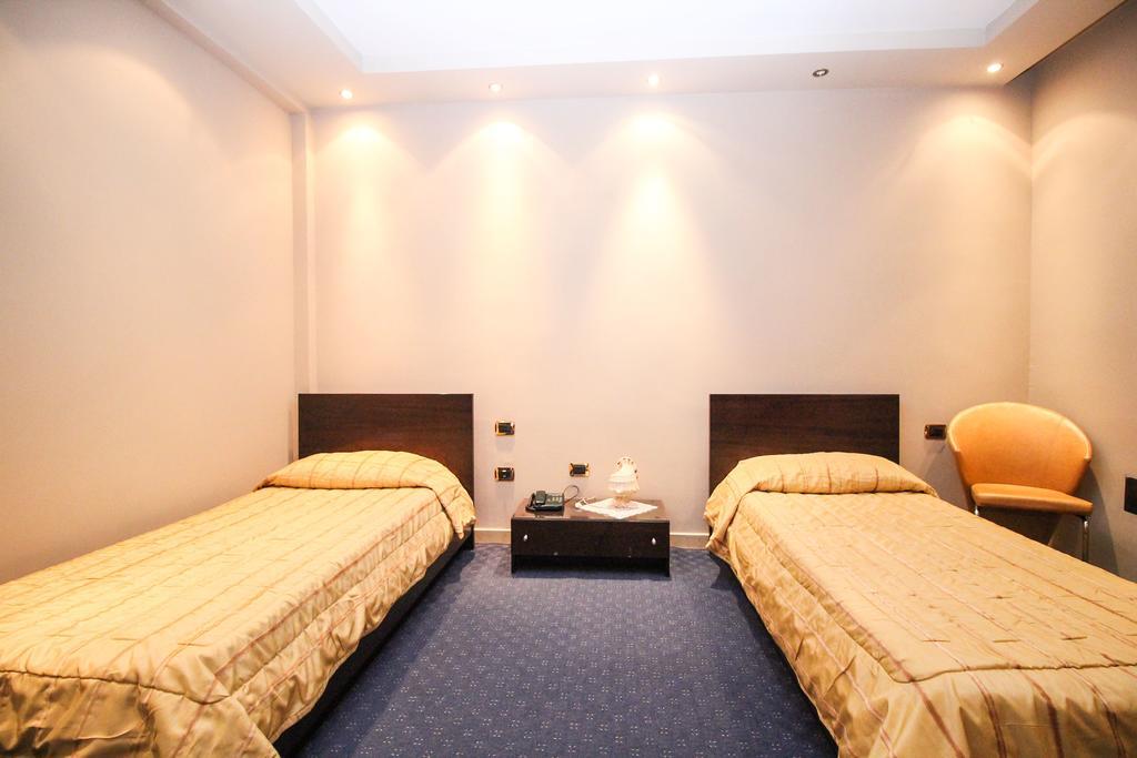 Smerald Hotel Korcza